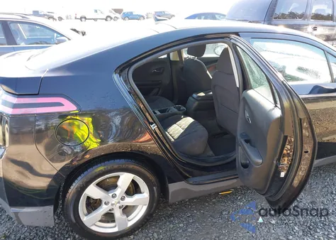 2014 Chevrolet Volt z USA, uszkodzony, nr VIN 1G1RE6E40EU156751